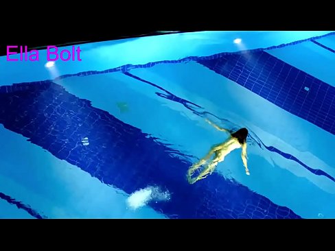 ❤️ Saya tidak bisa berhenti menonton, pirang muda tertangkap basah berenang di kolam resor ELLA BOLT Porno fb di porno id.desixxxtube.ru ️❤